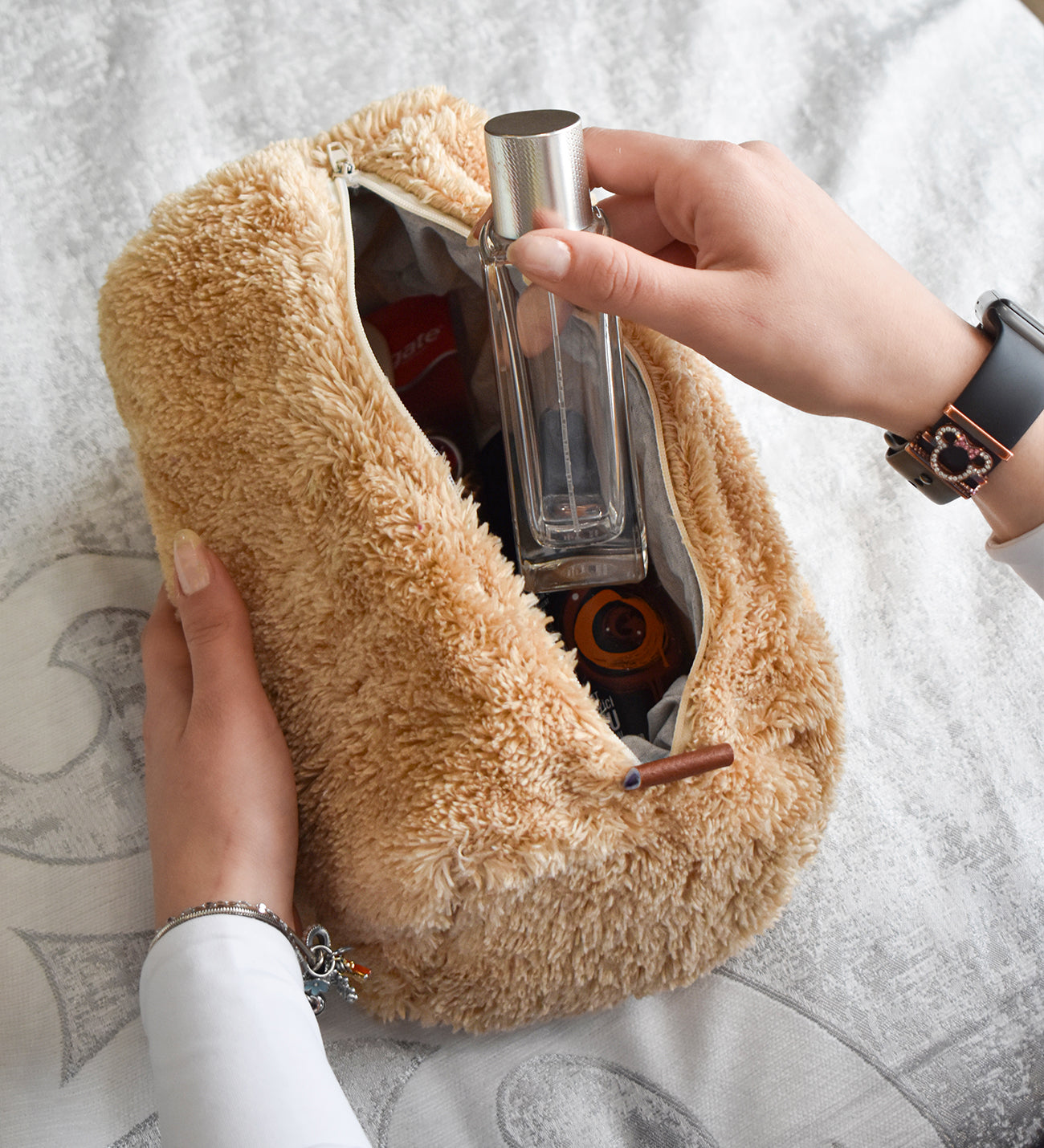 Pelüş Seyahat/Makyaj Çantası